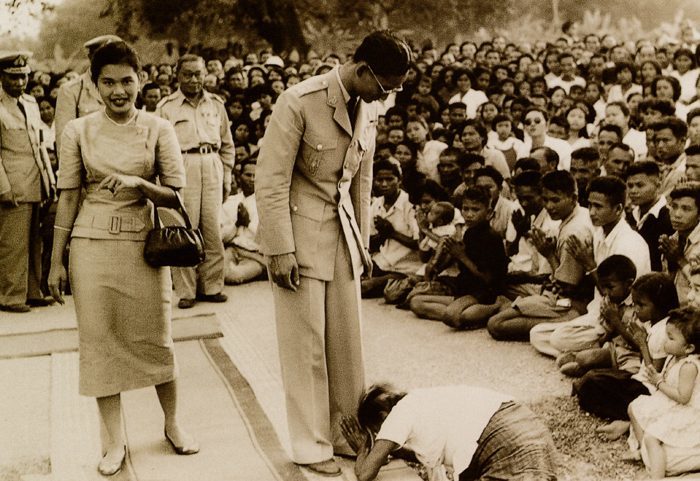 Sirikit et Bhumibol en Isan, le nord-est de la Thaïlande